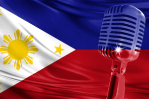 フィリピンの国旗とマイク